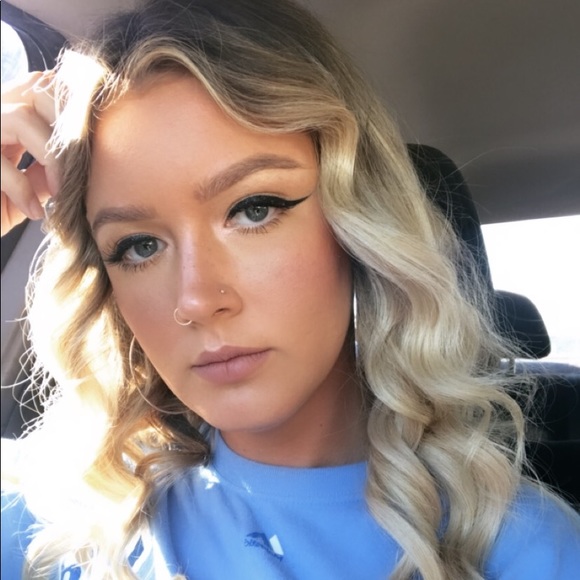 Meet your Posher, Taylor - Picture 4 of 4